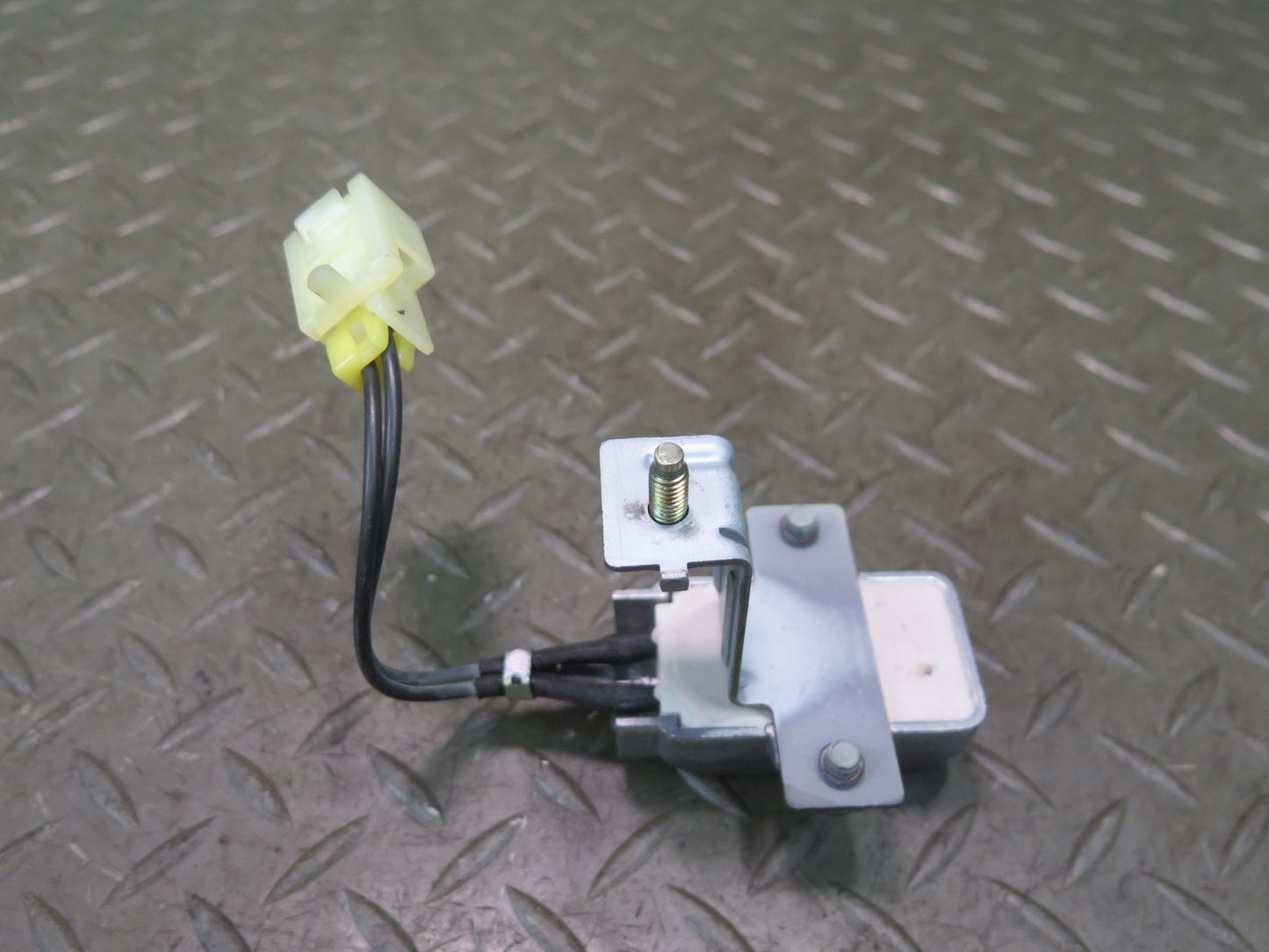 95-97 Nissan Gloria VQ30DET Turbo Fuel Pump Resistor Module 22698-4P210 OEM