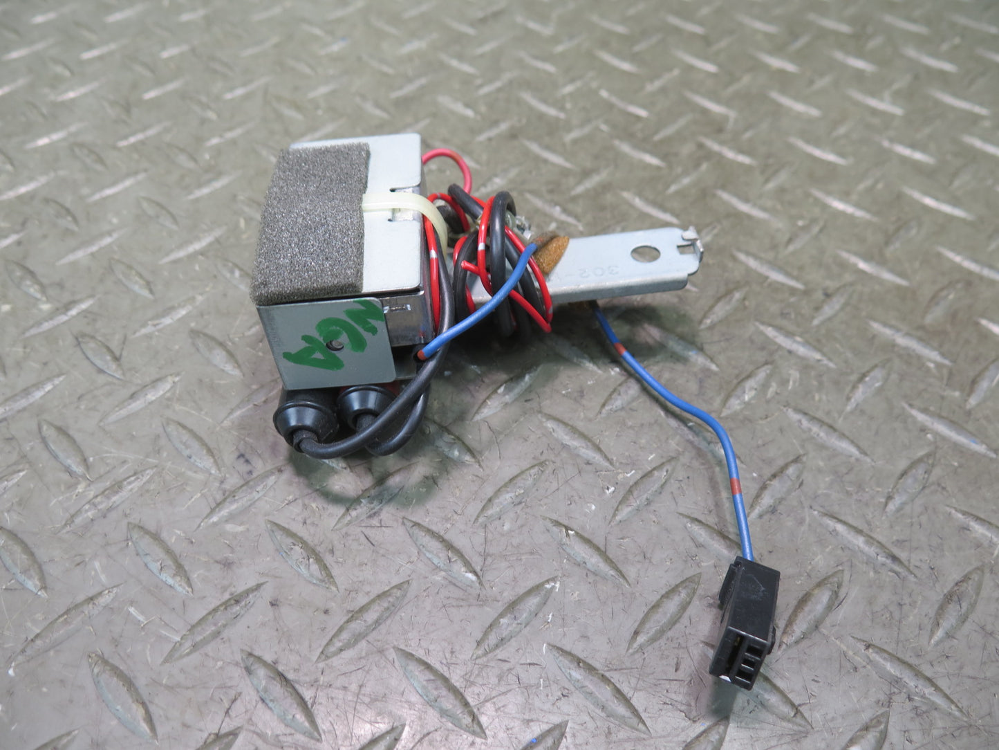 95-97 Nissan Gloria HY33 VIP Audio Radio Antenna Amplifier OEM