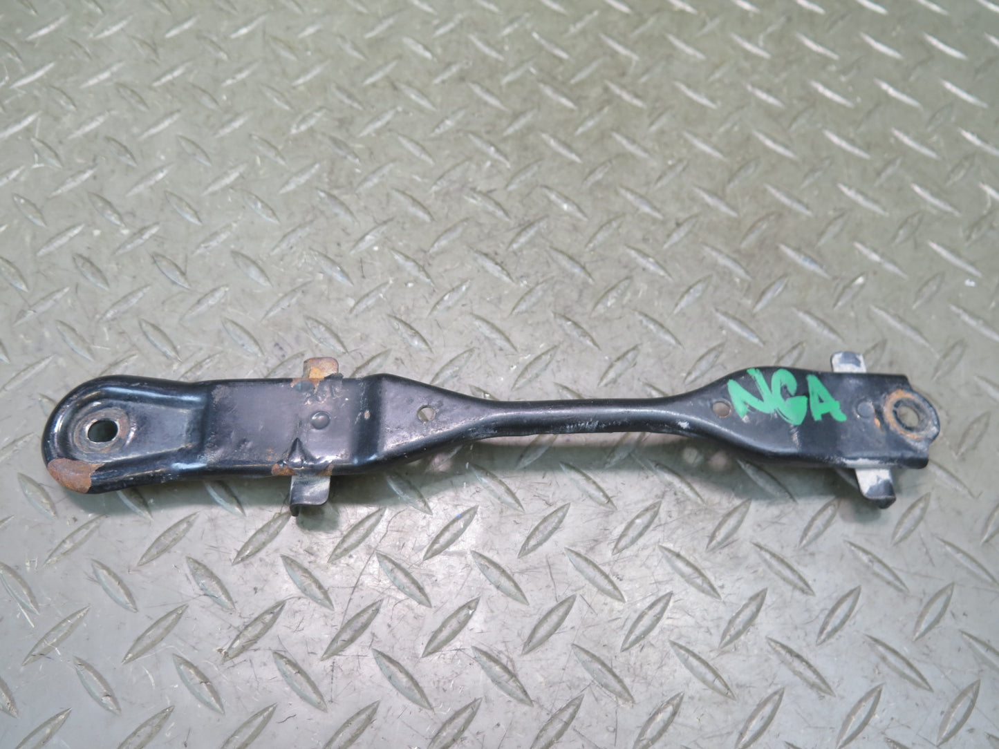95-97 Nissan Gloria HY33 Battery Tray Bracket Support Set OEM
