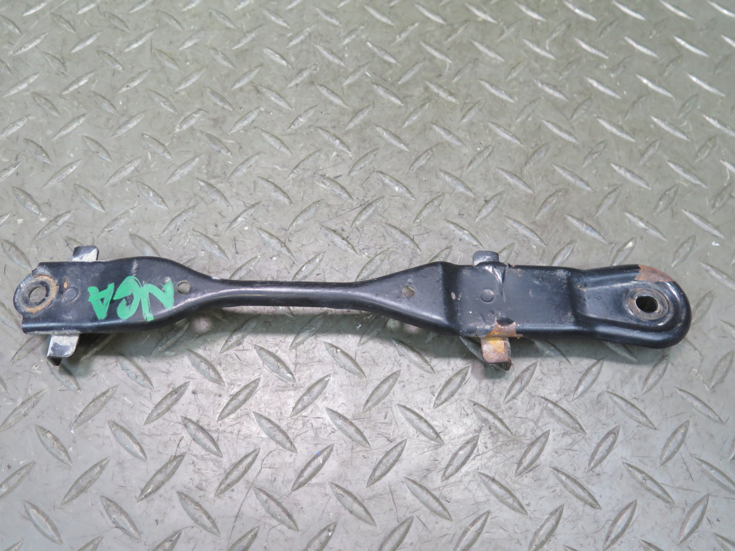 95-97 Nissan Gloria HY33 Battery Tray Bracket Support Set OEM