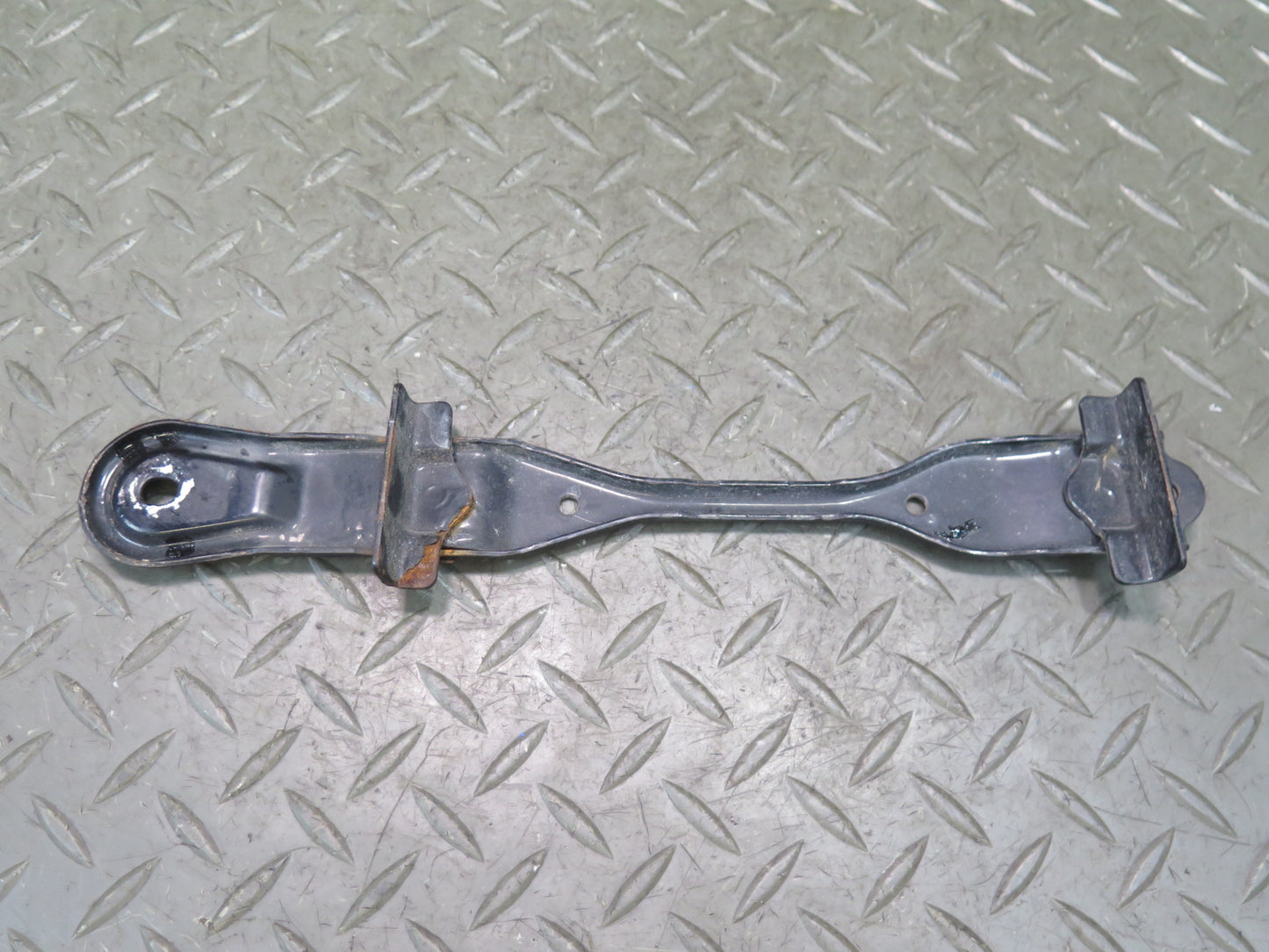 95-97 Nissan Gloria HY33 Battery Tray Bracket Support Set OEM