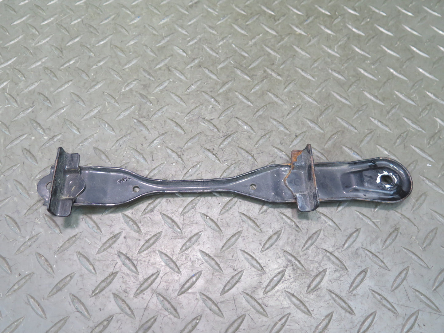 95-97 Nissan Gloria HY33 Battery Tray Bracket Support Set OEM