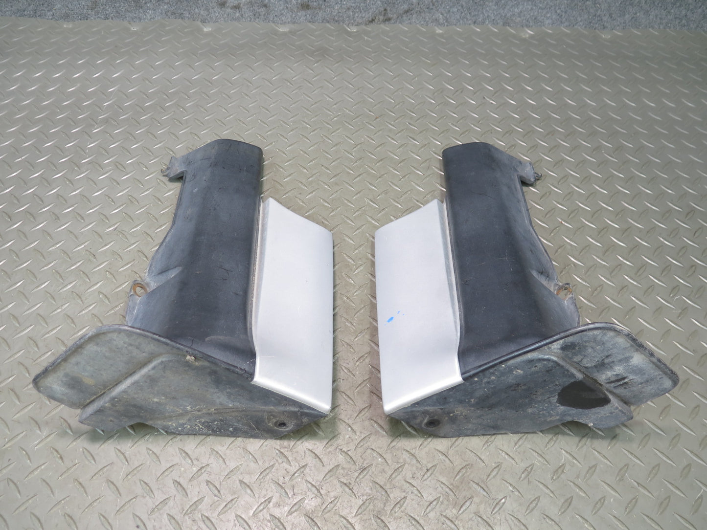 95-97 Nissan Gloria HY33 Front Left & Right MUD Flap Guard Set OEM