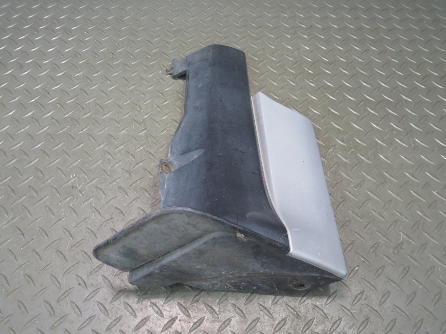 95-97 Nissan Gloria HY33 Front Left & Right MUD Flap Guard Set OEM