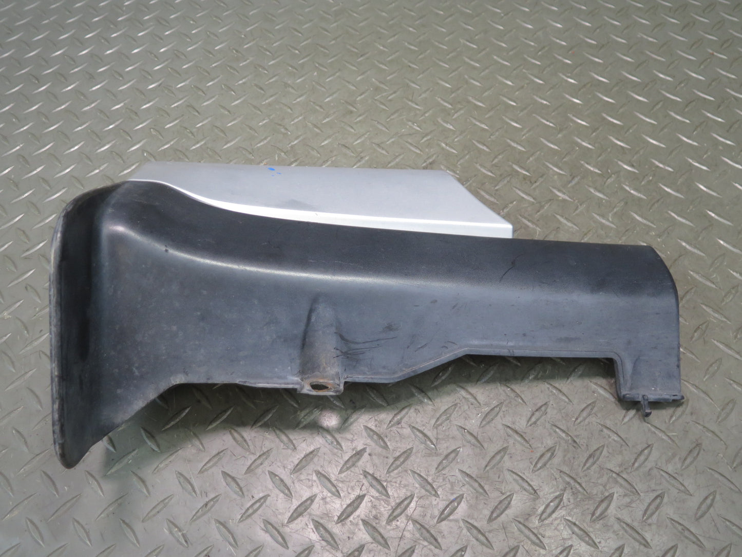 95-97 Nissan Gloria HY33 Front Left & Right MUD Flap Guard Set OEM