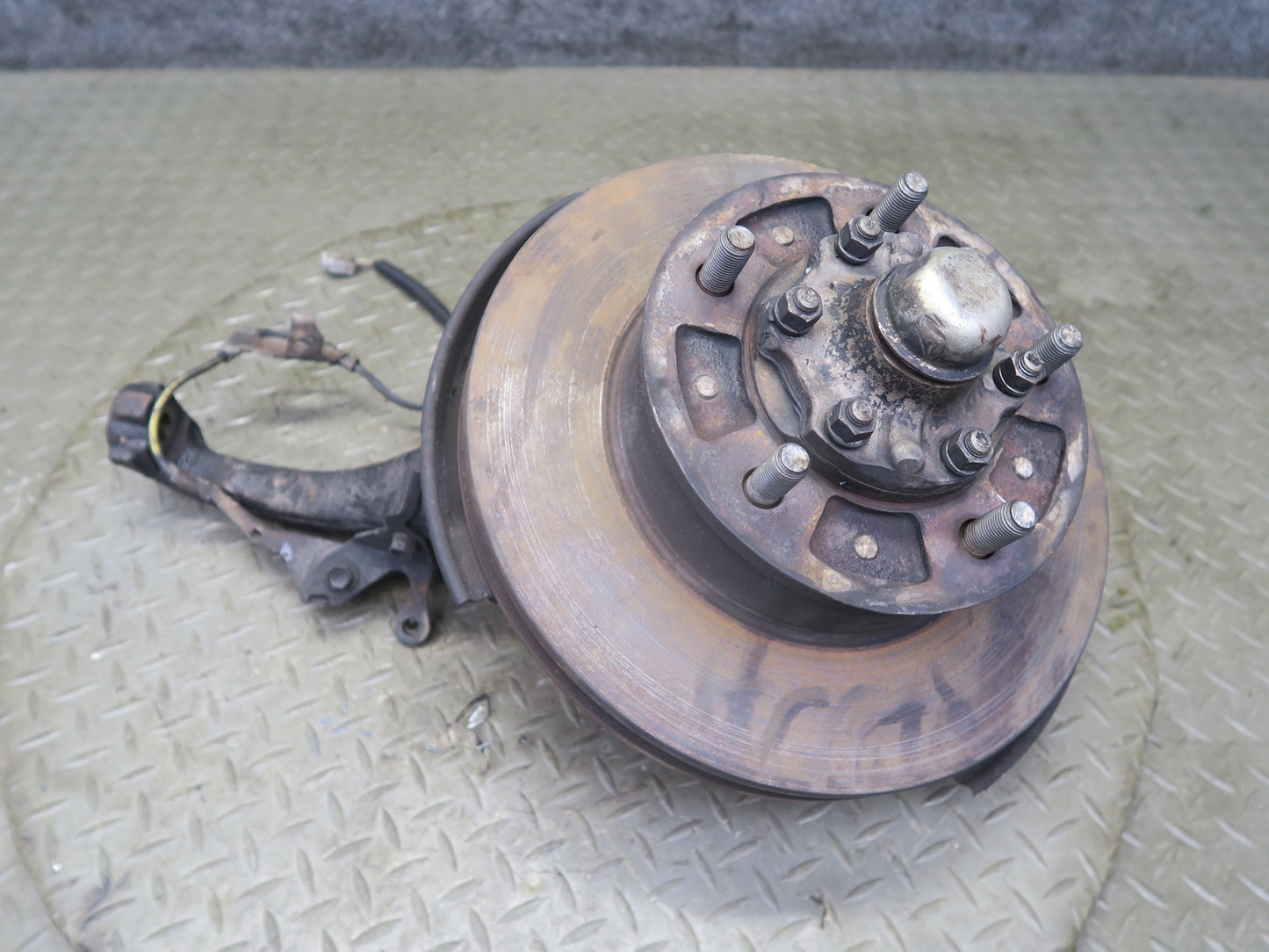 2003-2007 Lexus J100 LX470 Front Right Pass Side Spindle Knuckle Wheel Hub