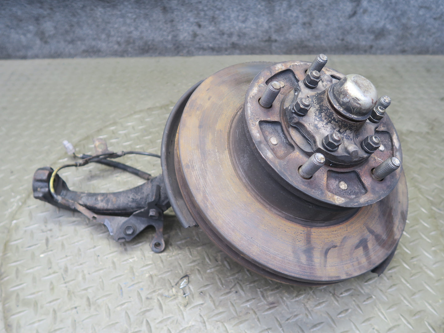 2003-2007 Lexus J100 LX470 Front Right Pass Side Spindle Knuckle Wheel Hub