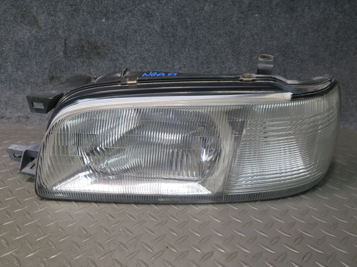 95-97 Nissan Gloria HY33 Set of 2 Front Left Right Halogen Headlight Lamp OEM
