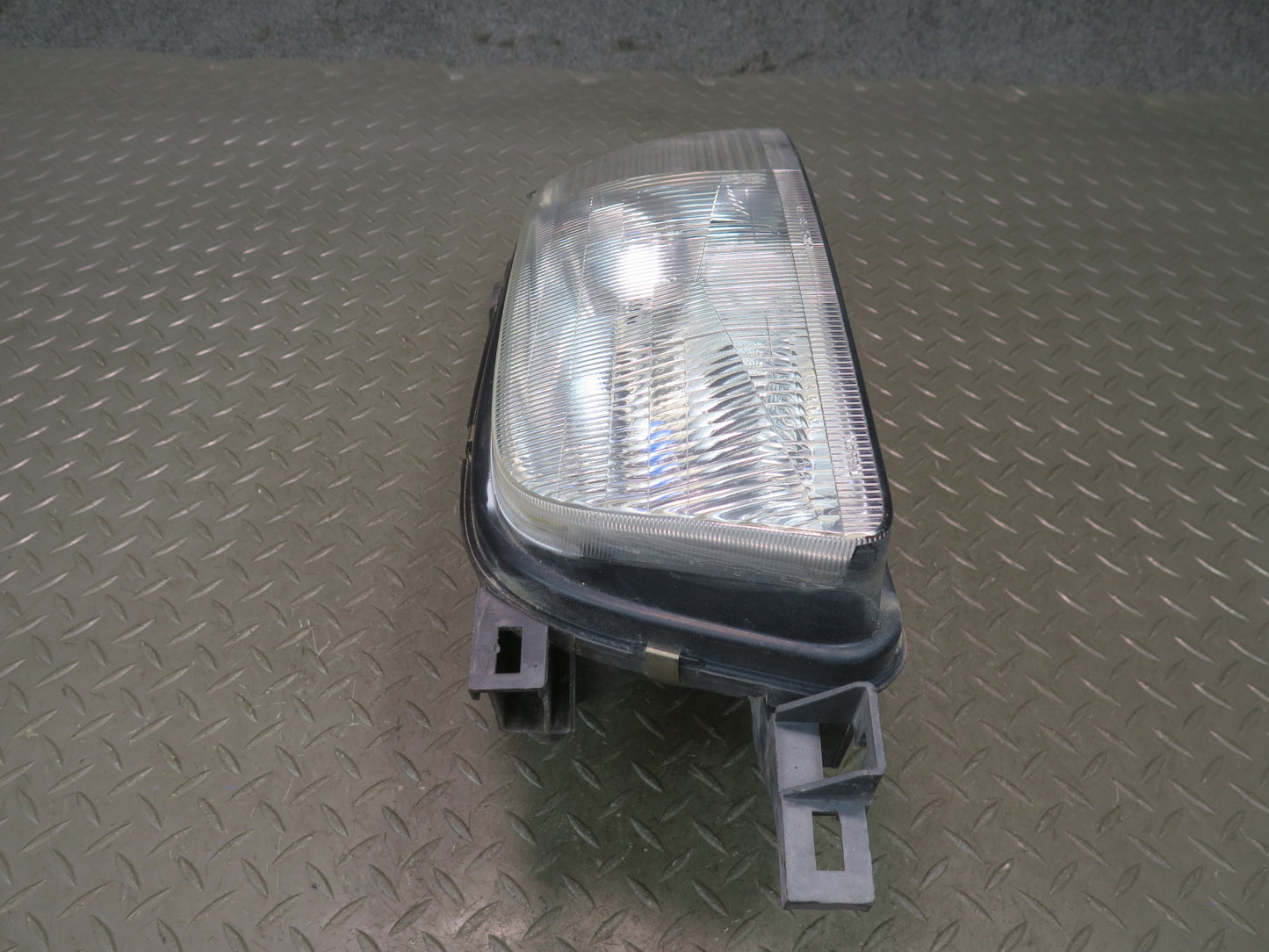 95-97 Nissan Gloria HY33 Set of 2 Front Left Right Halogen Headlight Lamp OEM