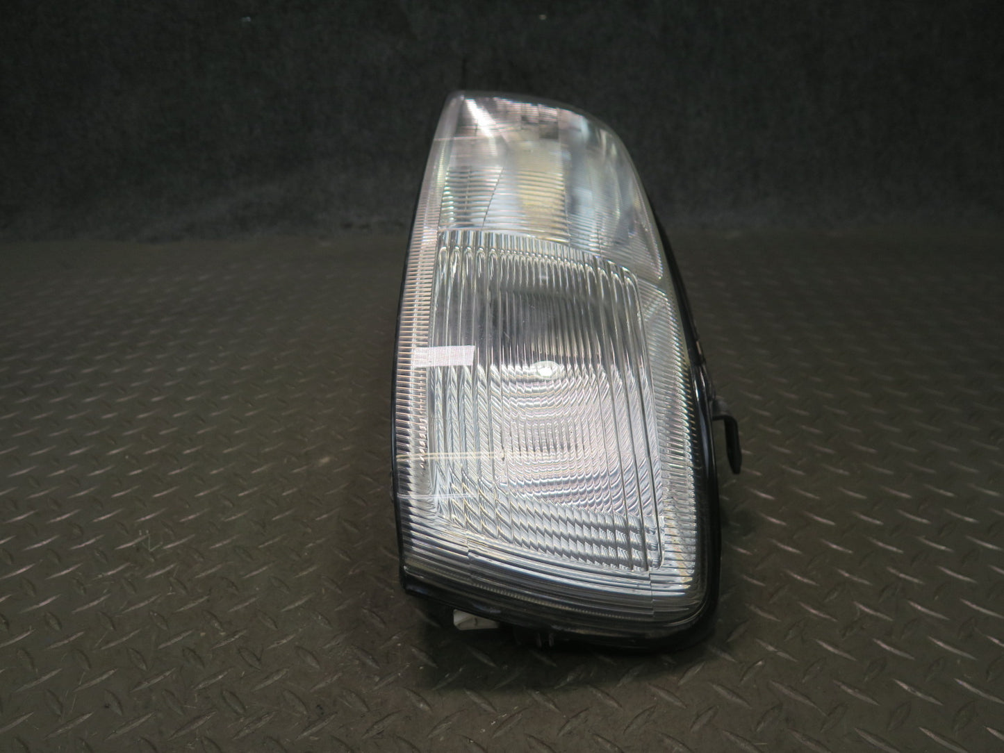 95-97 Nissan Gloria HY33 Set of 2 Front Left Right Halogen Headlight Lamp OEM