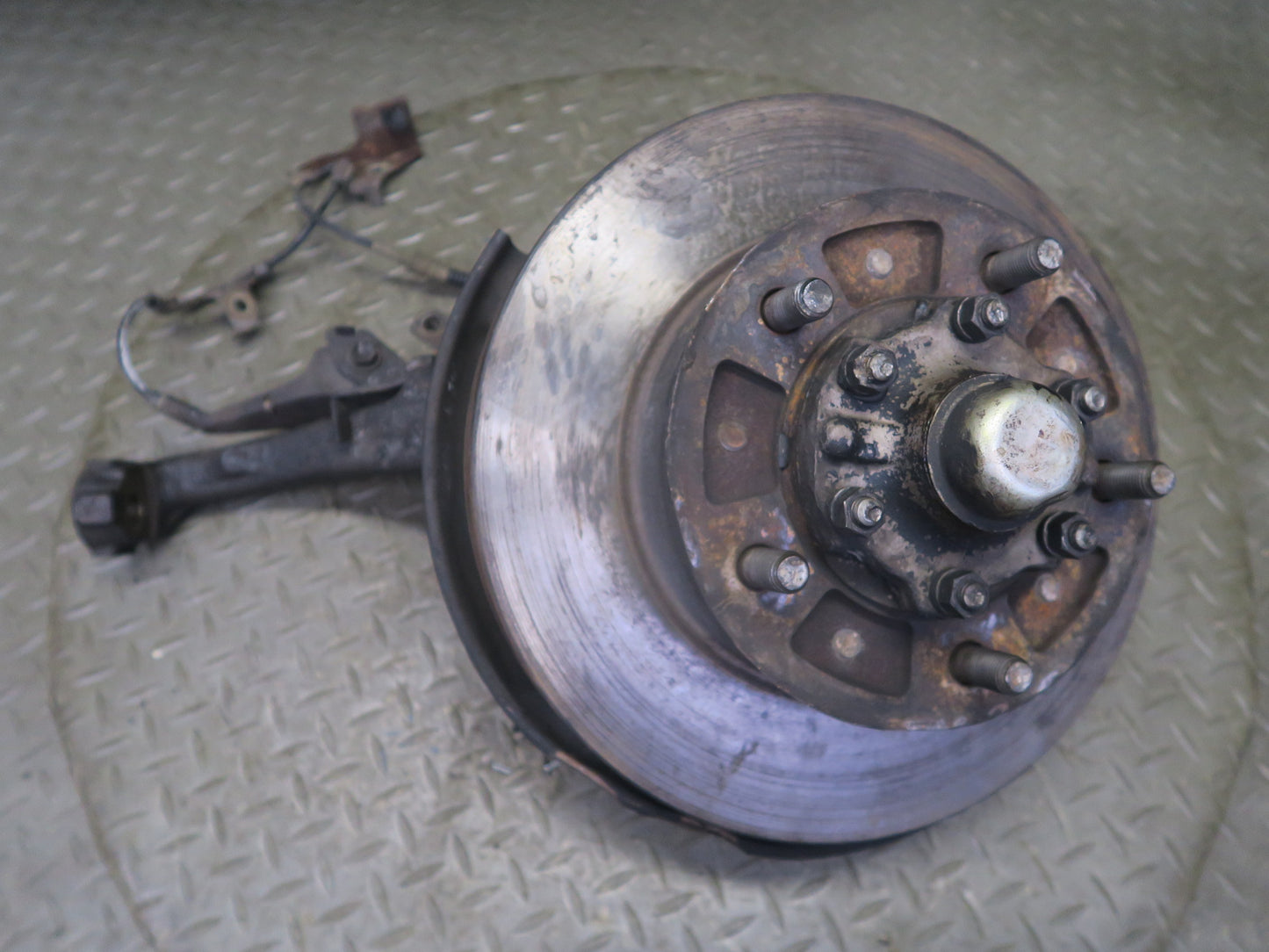 2003-2007 Lexus J100 LX470 Front Left Driver Side Spindle Knuckle Wheel Hub