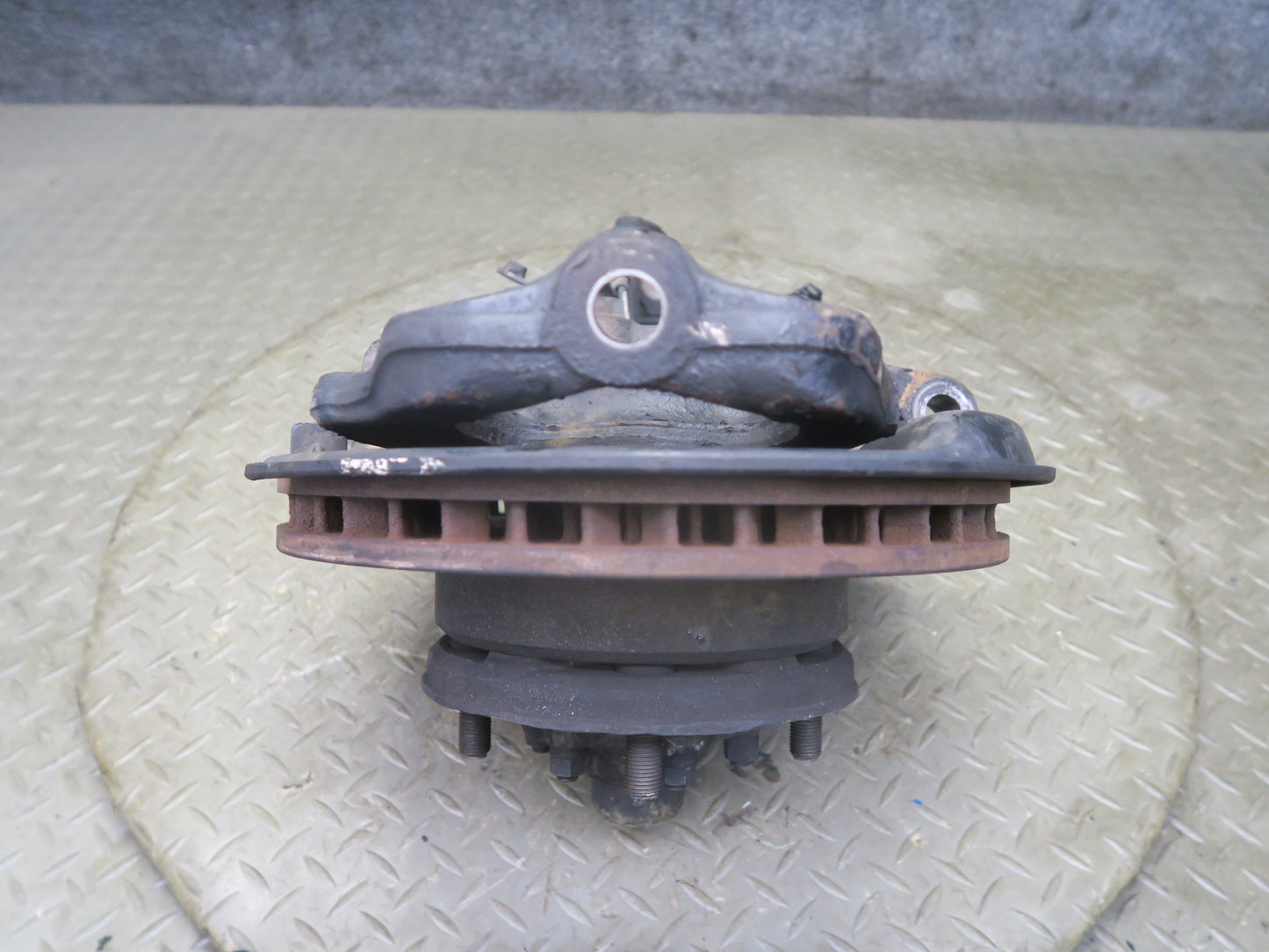 2003-2007 Lexus J100 LX470 Front Left Driver Side Spindle Knuckle Wheel Hub