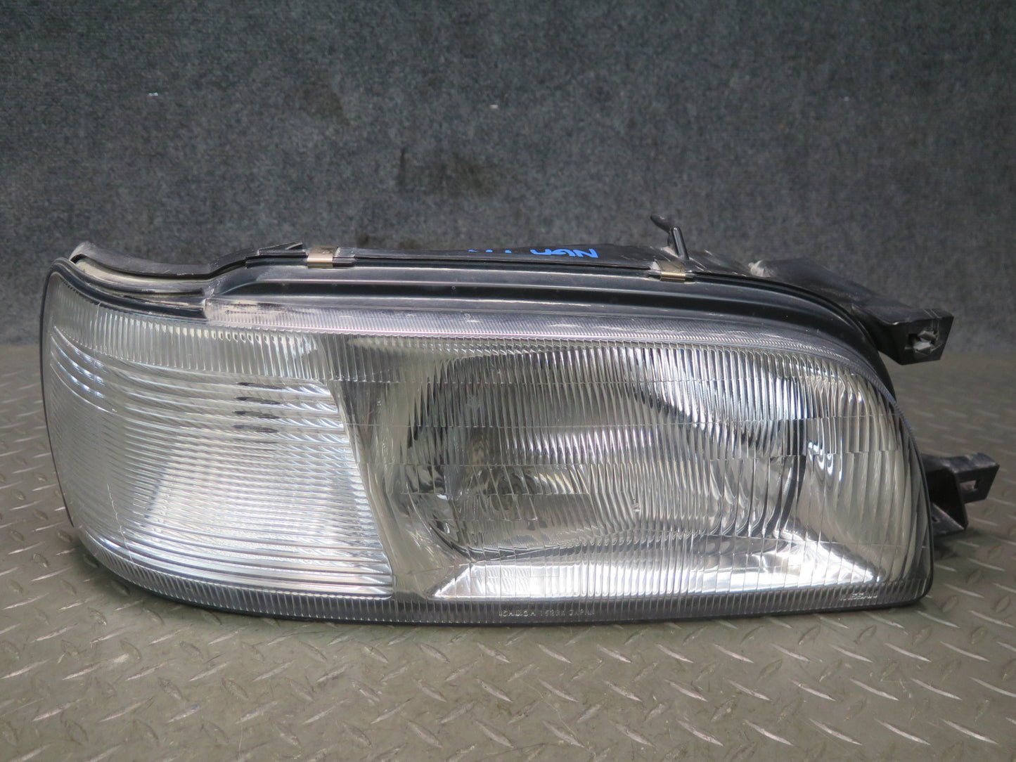 95-97 Nissan Gloria HY33 Set of 2 Front Left Right Halogen Headlight Lamp OEM