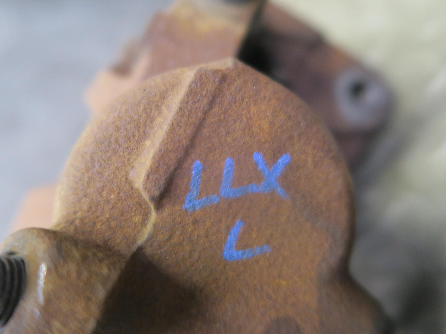 2003-2007 Lexus UZJ100L LX470 AWD Rear Left & Right Brake Caliper Set of 2