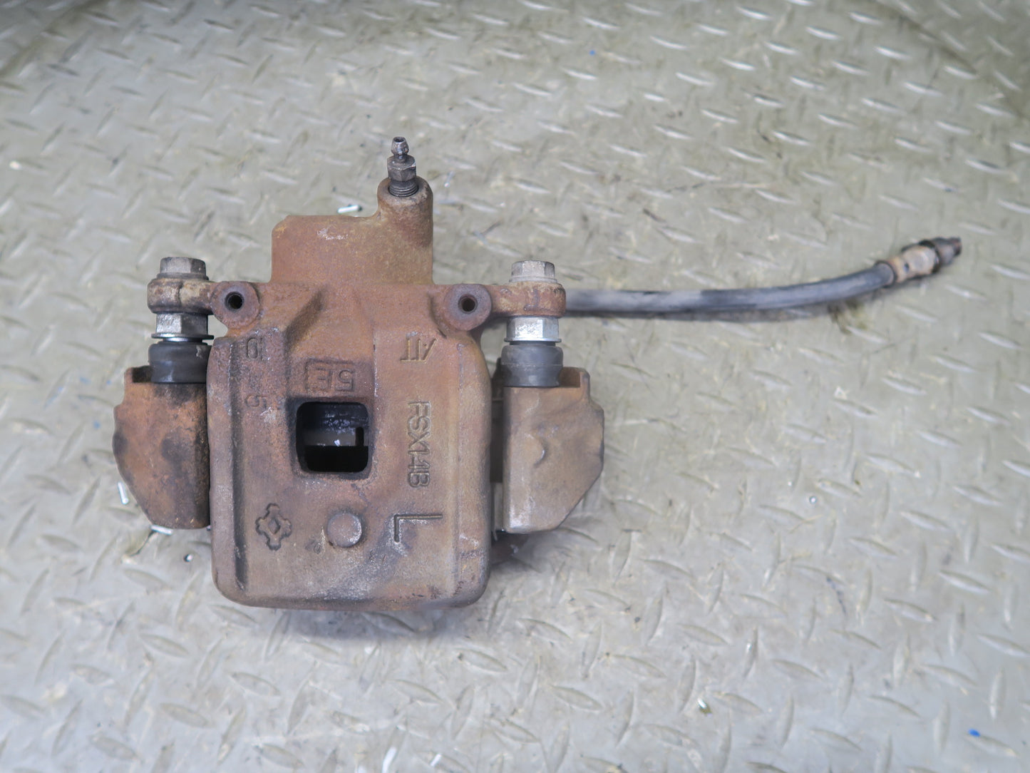 2003-2007 Lexus UZJ100L LX470 AWD Rear Left & Right Brake Caliper Set of 2