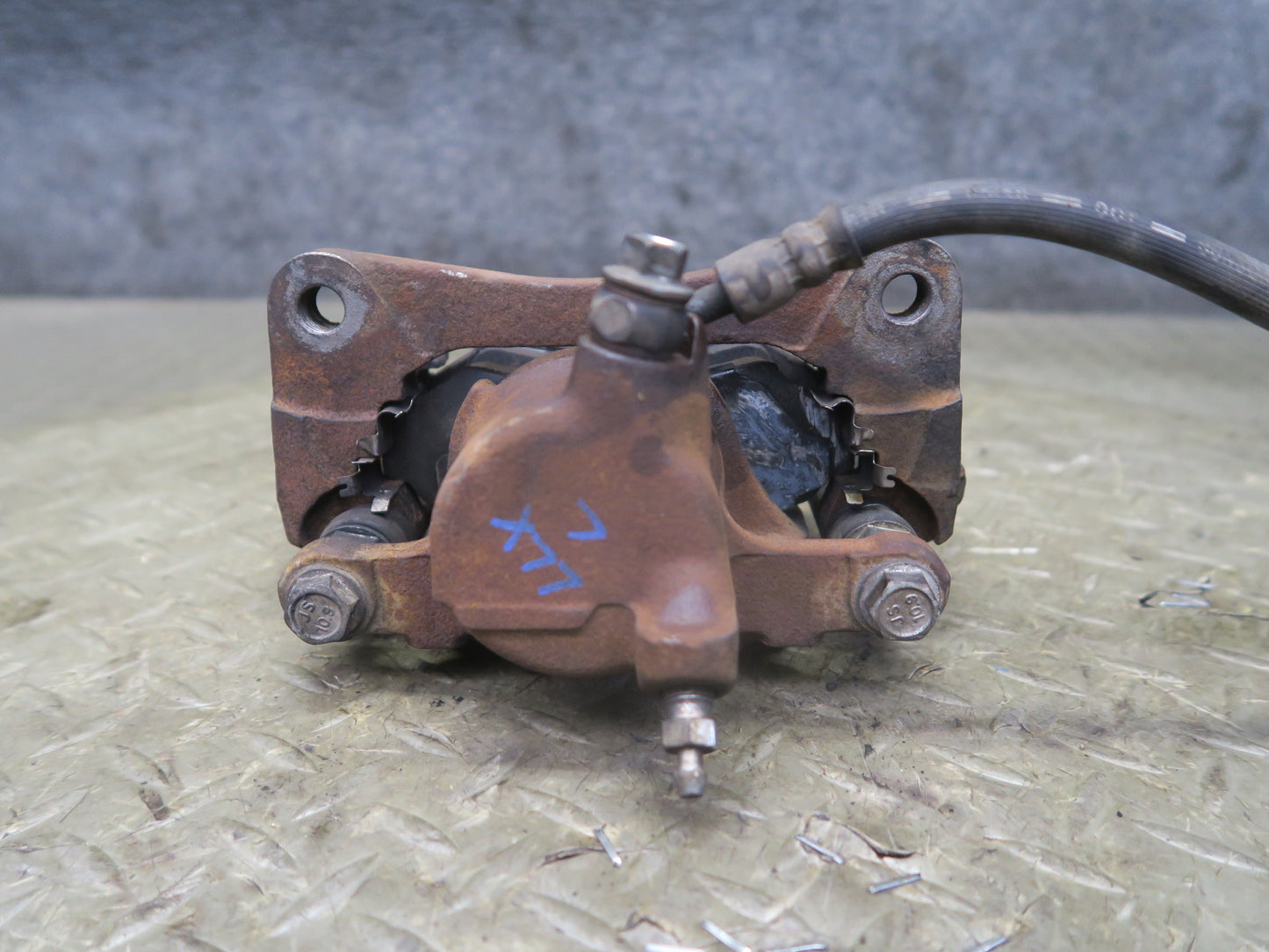 2003-2007 Lexus UZJ100L LX470 AWD Rear Left & Right Brake Caliper Set of 2