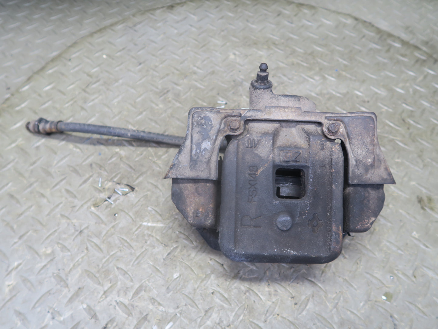 2003-2007 Lexus UZJ100L LX470 AWD Rear Left & Right Brake Caliper Set of 2
