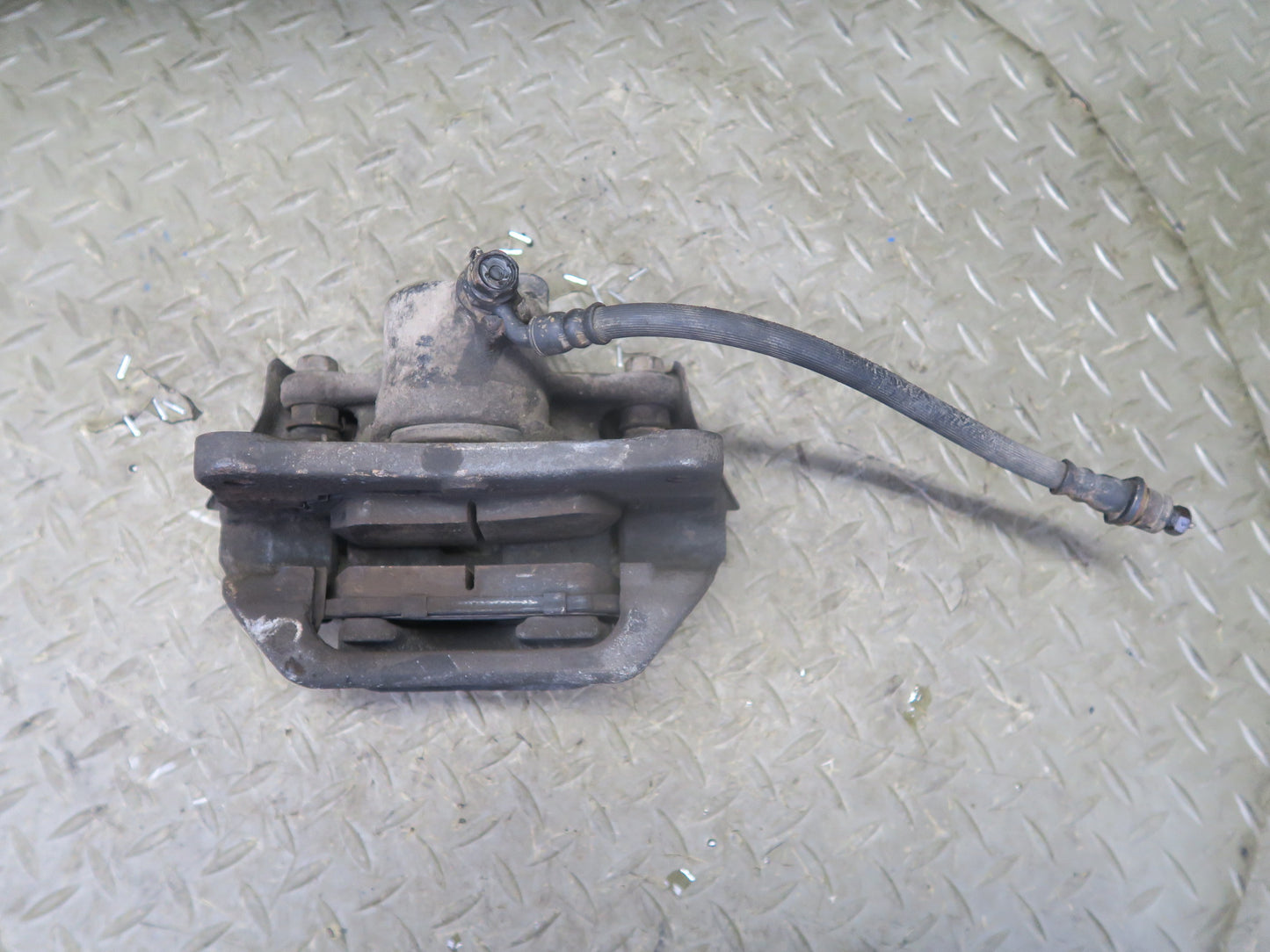2003-2007 Lexus UZJ100L LX470 AWD Rear Left & Right Brake Caliper Set of 2