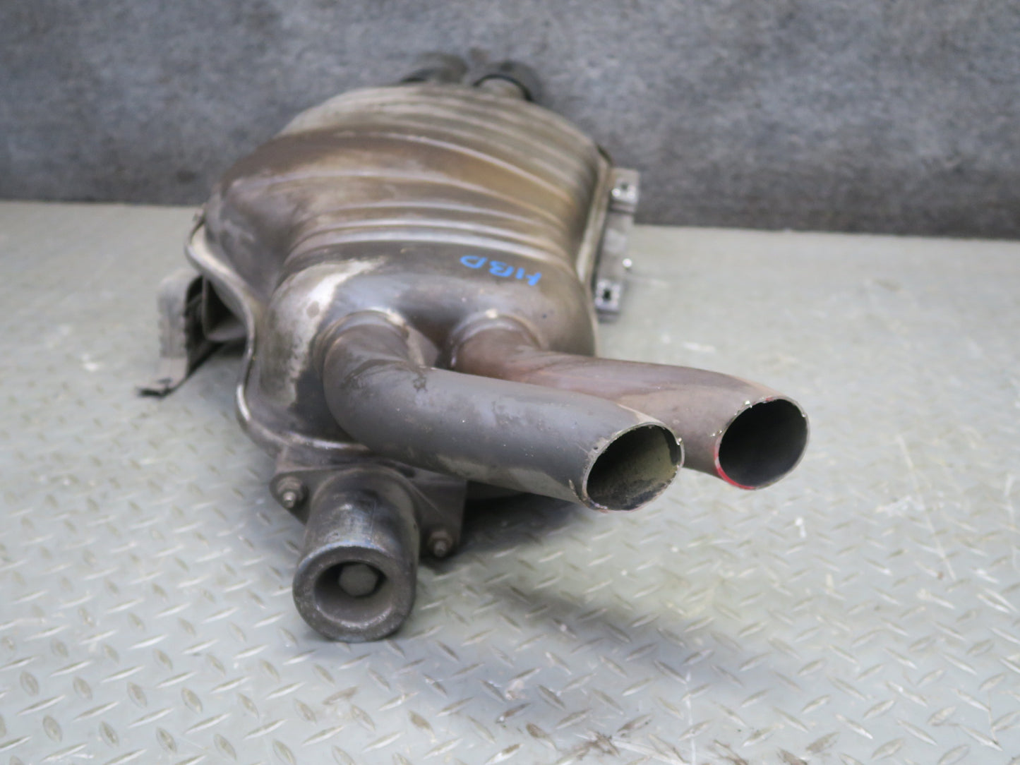 01-06 BMW E46 330ci Convertible Rear Exhaust Muffler 7502553 OEM