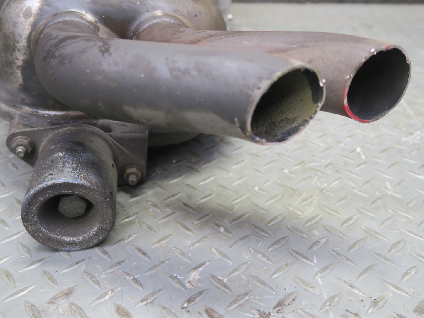 01-06 BMW E46 330ci Convertible Rear Exhaust Muffler 7502553 OEM