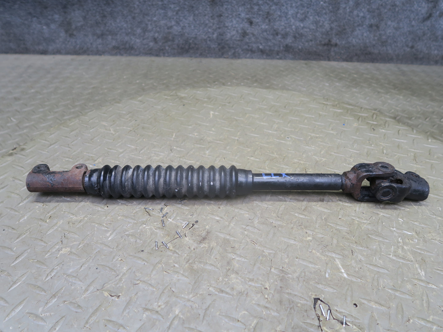 2003-2007 Lexus UZJ100L LX470 Steering Column U Joint Linkage Shaft