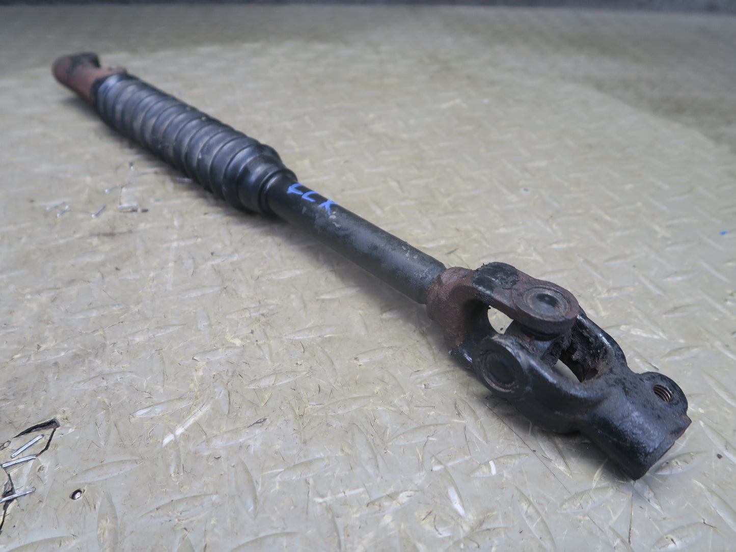 2003-2007 Lexus UZJ100L LX470 Steering Column U Joint Linkage Shaft