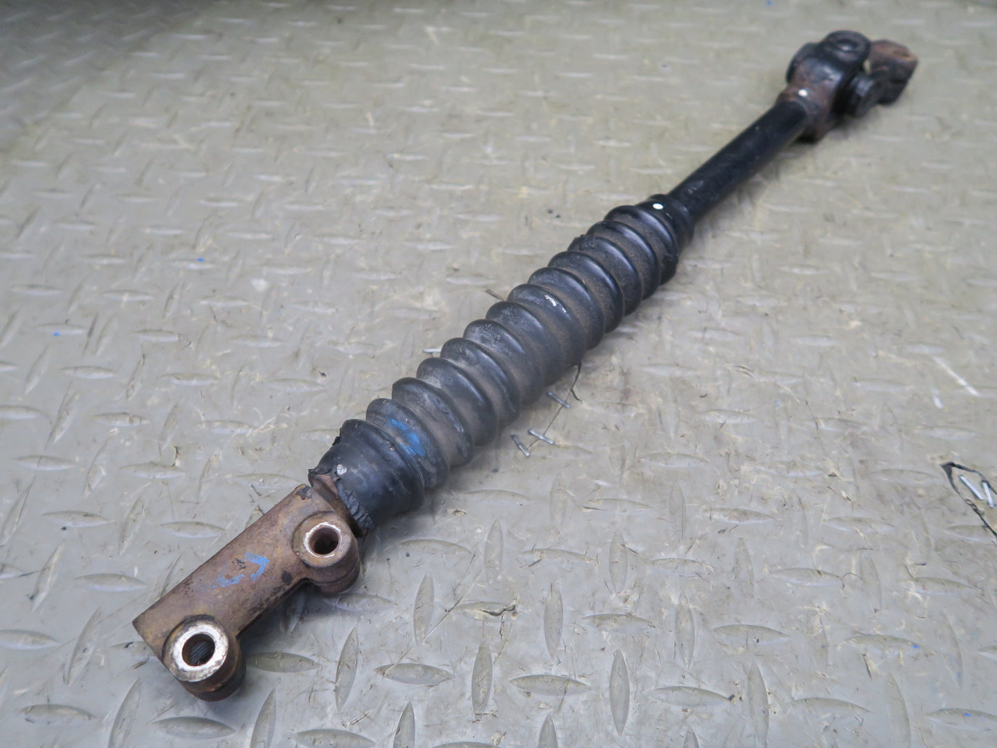 2003-2007 Lexus UZJ100L LX470 Steering Column U Joint Linkage Shaft