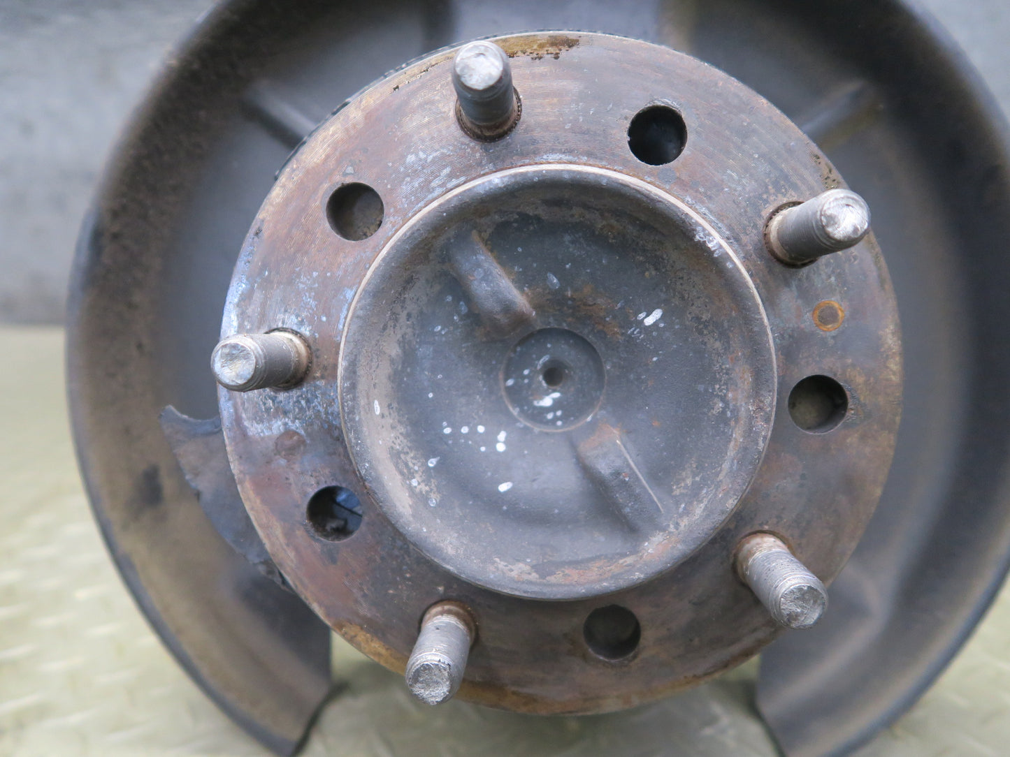 2003-2007 Lexus J100 LX470 Rear Right Pass Side Spindle Knuckle Wheel Hub