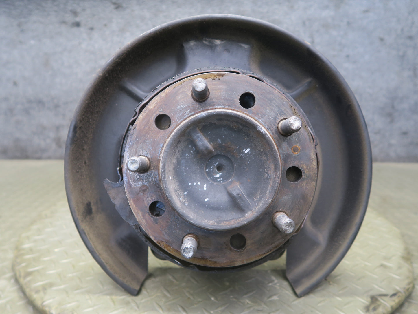2003-2007 Lexus J100 LX470 Rear Right Pass Side Spindle Knuckle Wheel Hub