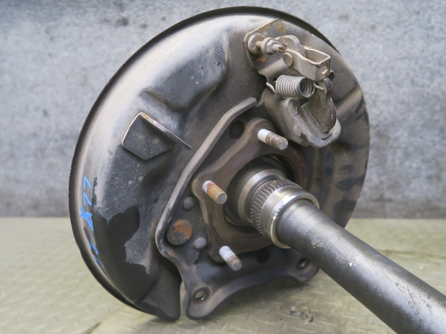 2003-2007 Lexus J100 LX470 Rear Right Pass Side Spindle Knuckle Wheel Hub