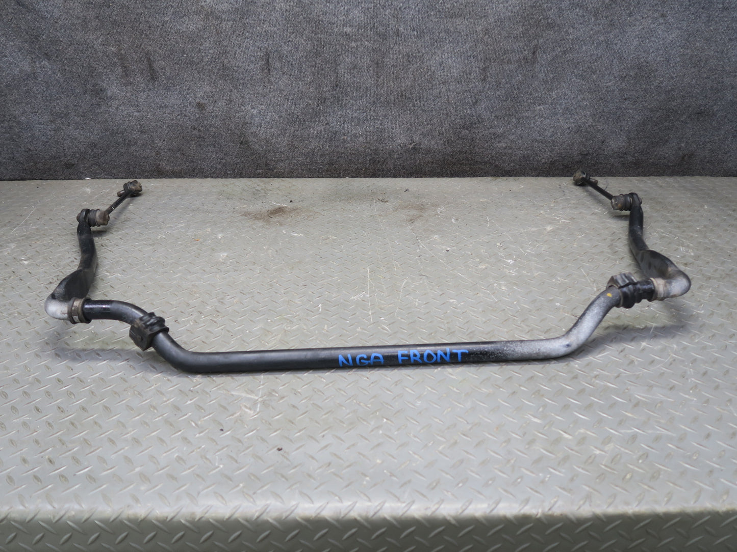 95-97 Nissan Gloria HY33 Front Anti Roll Stabilizer Sway Bar OEM