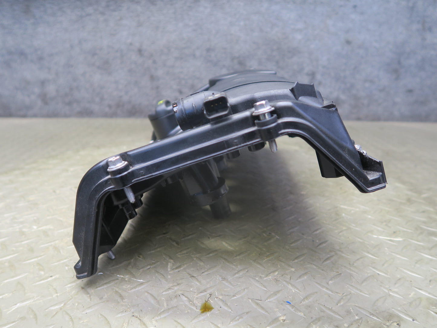 11-13 Mini S R56 R57 R58 R59 N18 Engine Cylinder Head Valve Cover 7603390 OEM