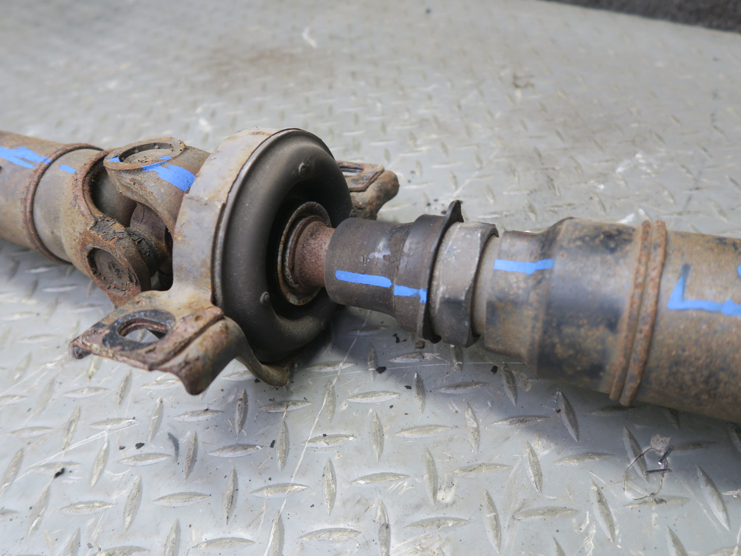 01-06 Lexus LS430 UCF30L RWD Rear Drive Shaft Driveshaft 159K Miles OEM
