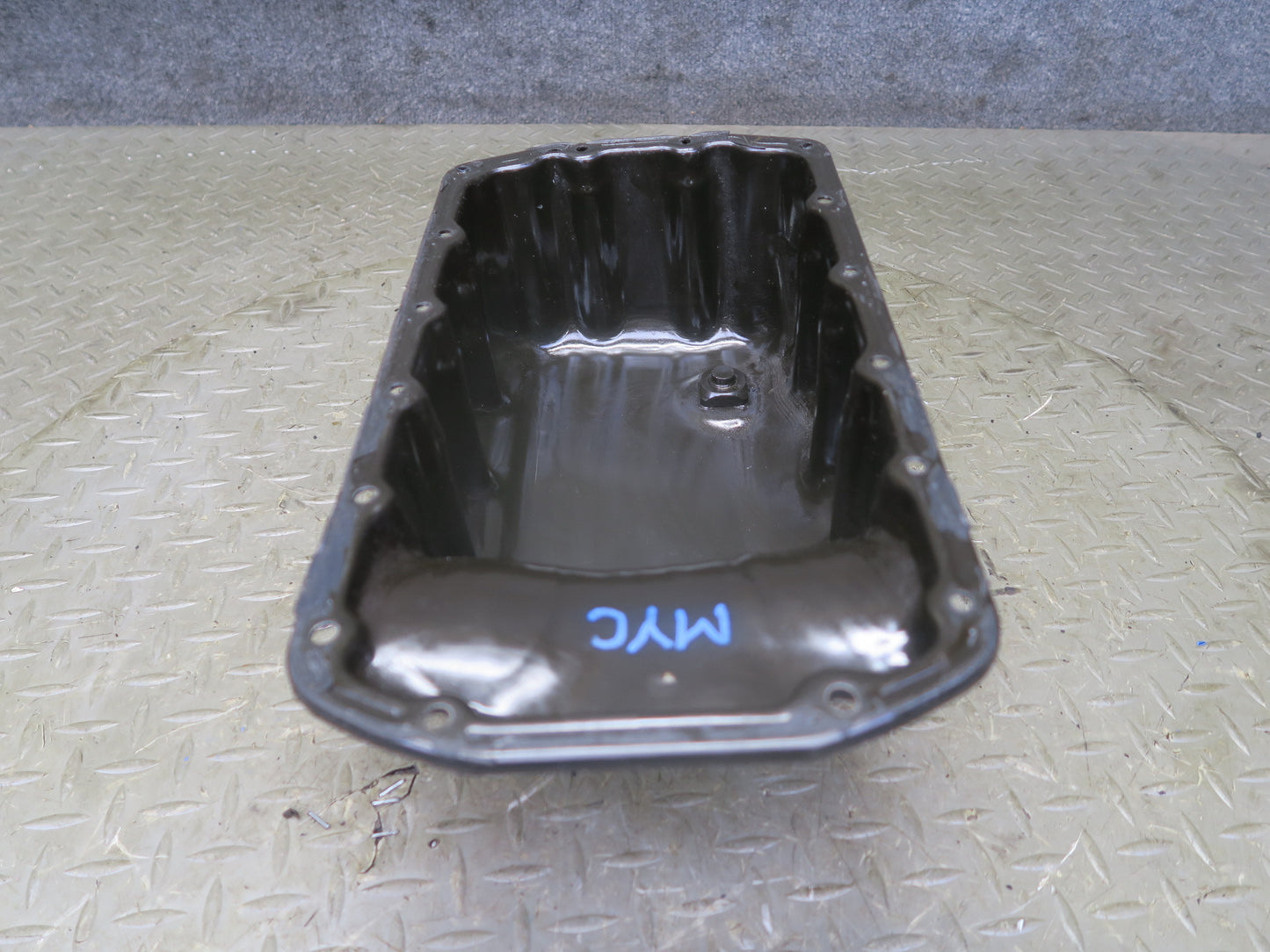 07-15 Mini R55 R56 R57 R58 R59 R60 R61 Engine Motor Oil Pan 7550483 OEM