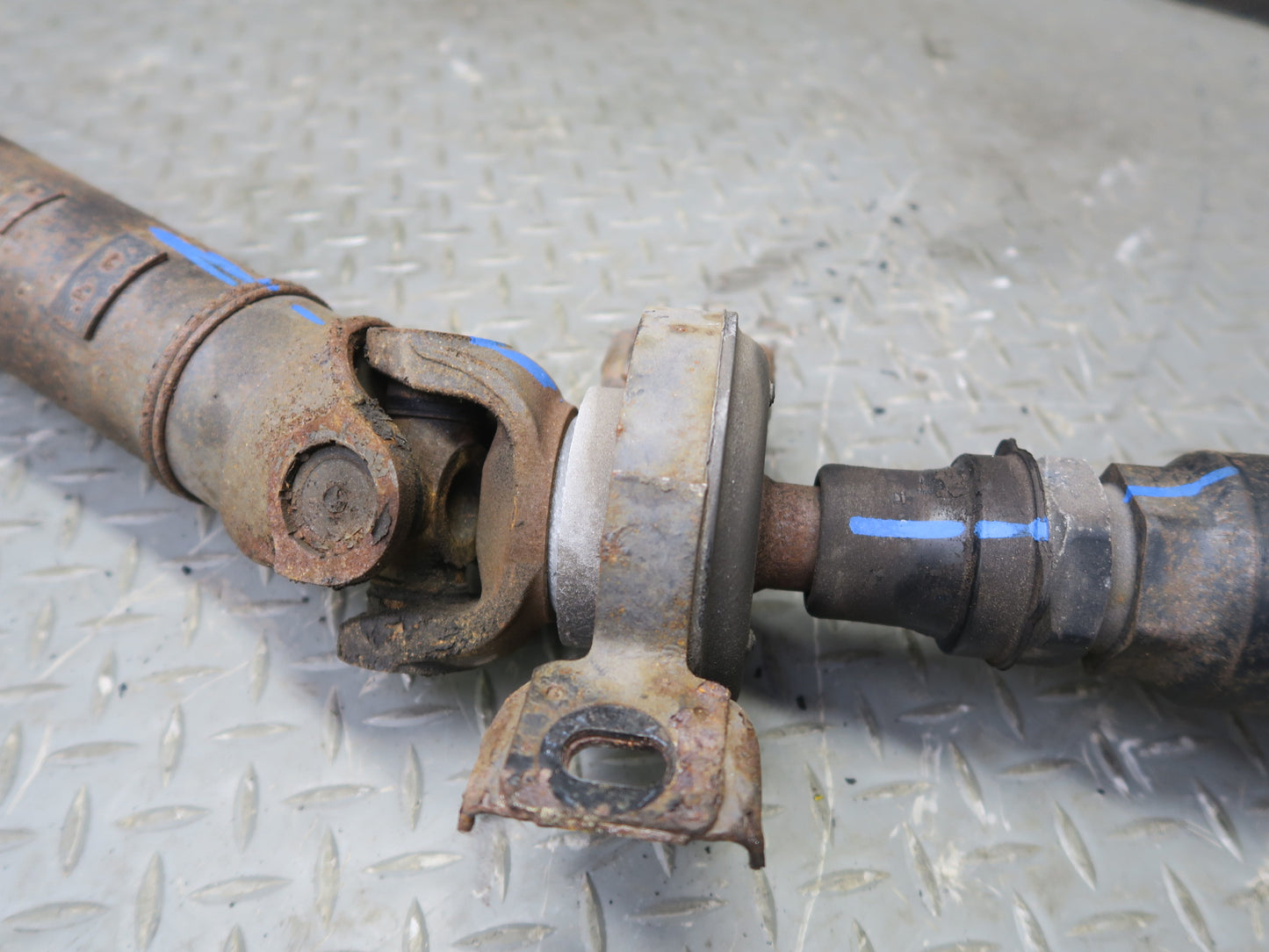 01-06 Lexus LS430 UCF30L RWD Rear Drive Shaft Driveshaft 159K Miles OEM