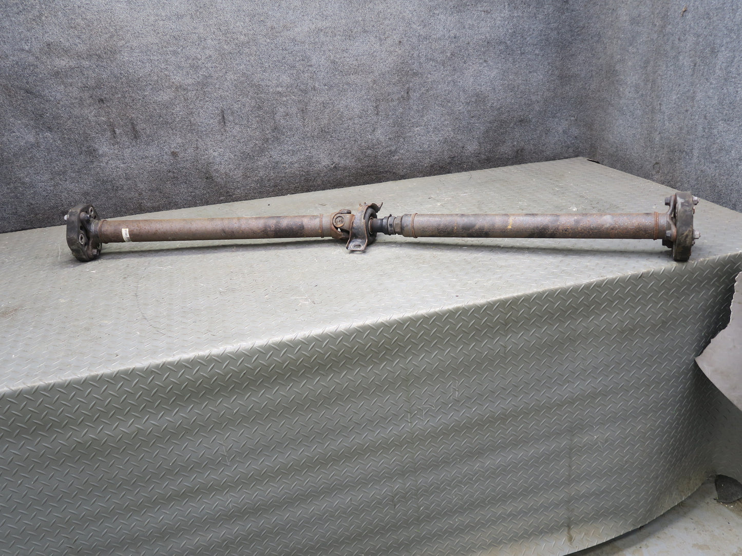 01-06 Lexus LS430 UCF30L RWD Rear Drive Shaft Driveshaft 159K Miles OEM