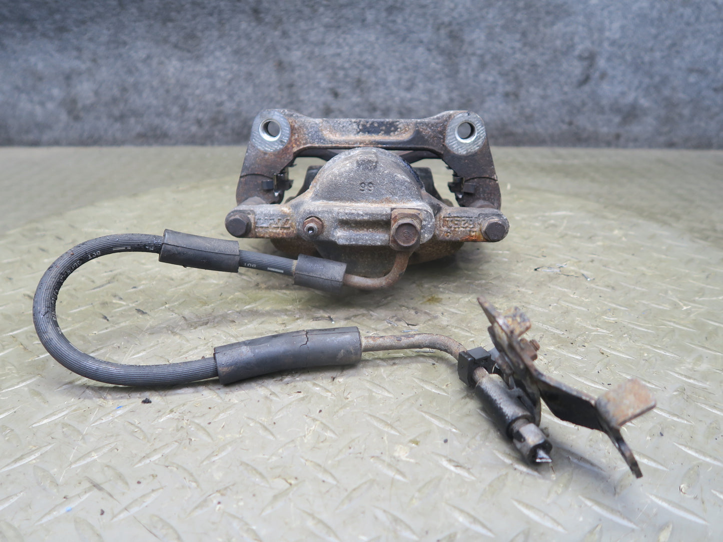 07-10 Jeep Wrangler JK Set of 2 Front Left & Right Brake Caliper OEM