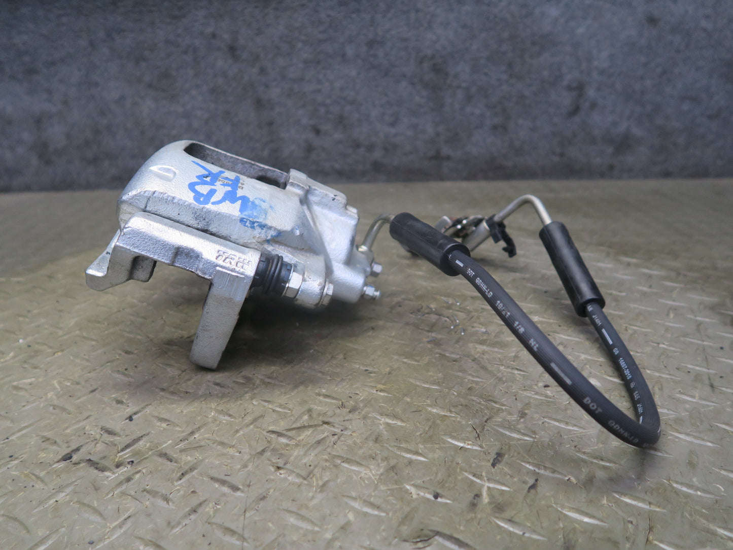 07-10 Jeep Wrangler JK Set of 2 Front Left & Right Brake Caliper OEM