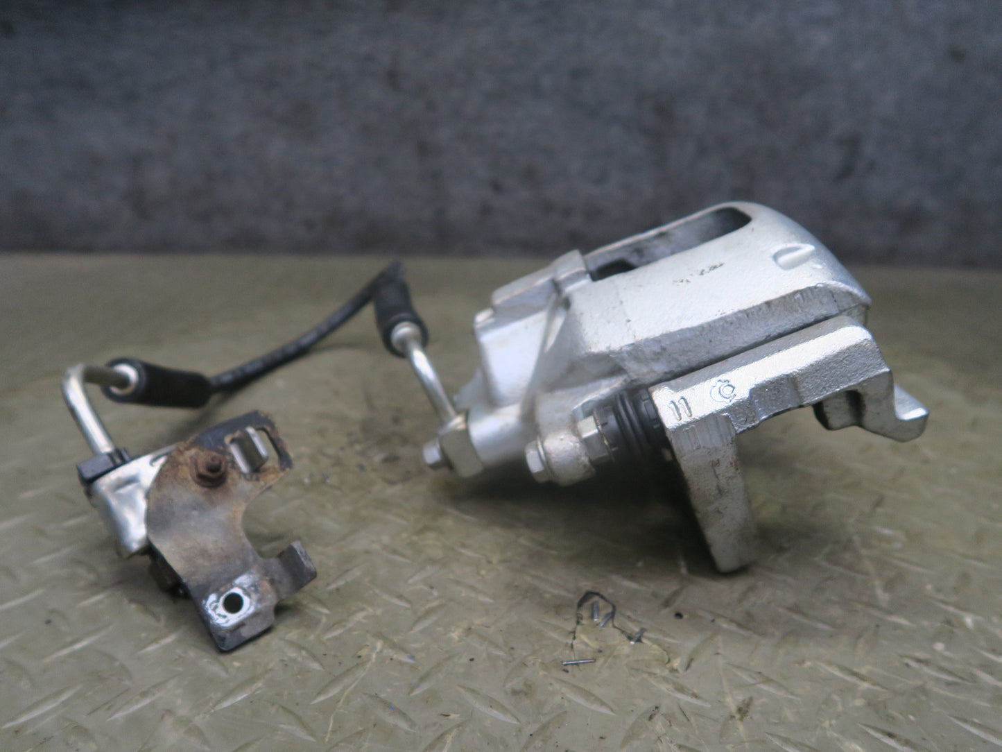 07-10 Jeep Wrangler JK Set of 2 Front Left & Right Brake Caliper OEM