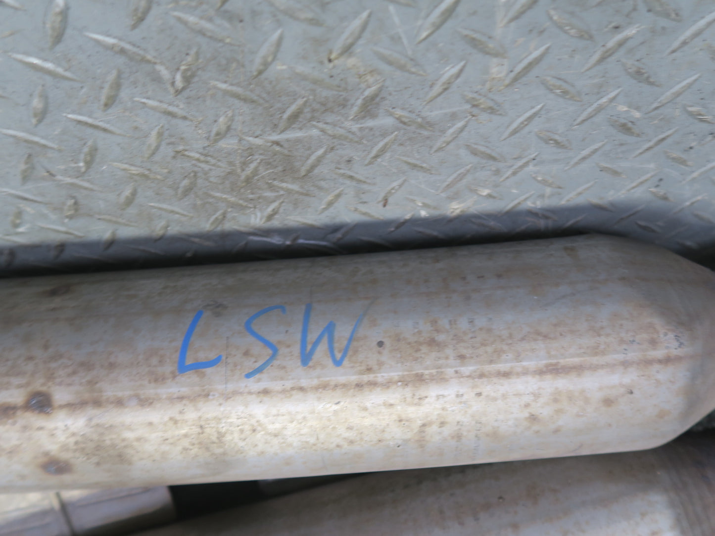 01-06 Lexus LS430 UCF30L Center Exhaust Pipe OEM