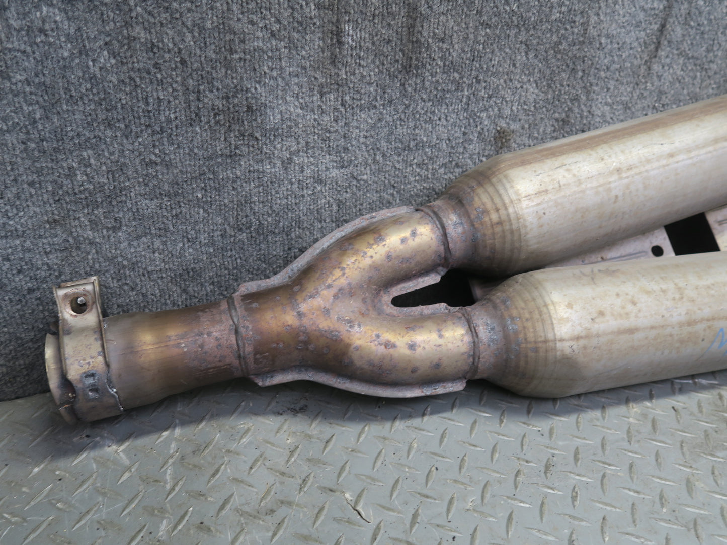 01-06 Lexus LS430 UCF30L Center Exhaust Pipe OEM