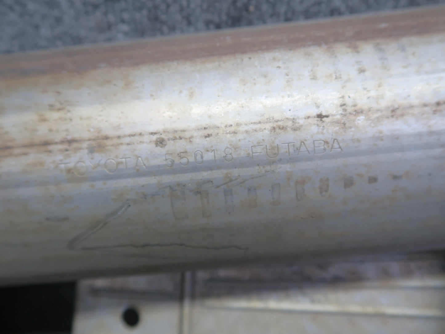 01-06 Lexus LS430 UCF30L Center Exhaust Pipe OEM