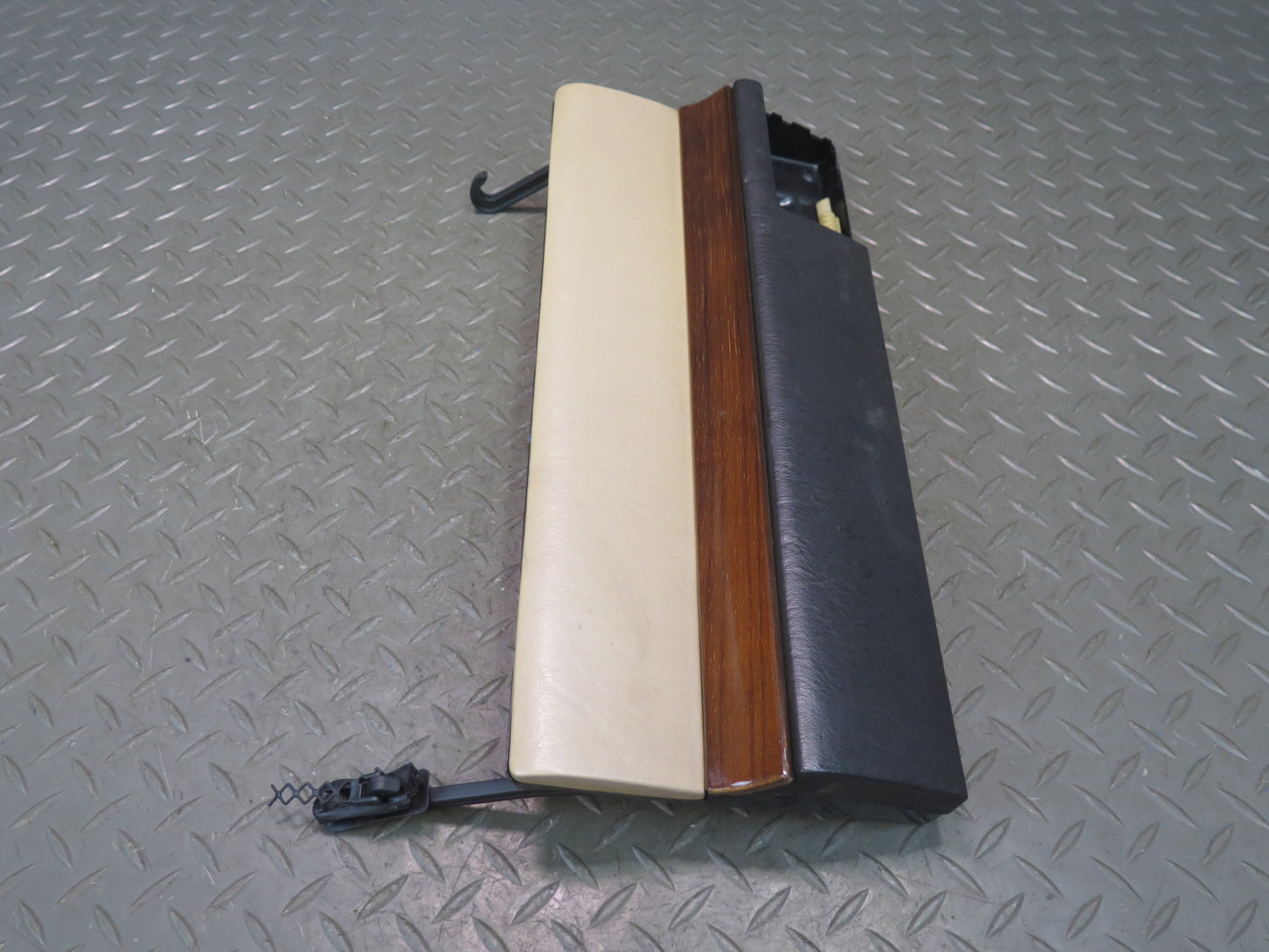 90-93 Mercedes W124 300E Dash Front  Right Glove Box Door Lid OEM