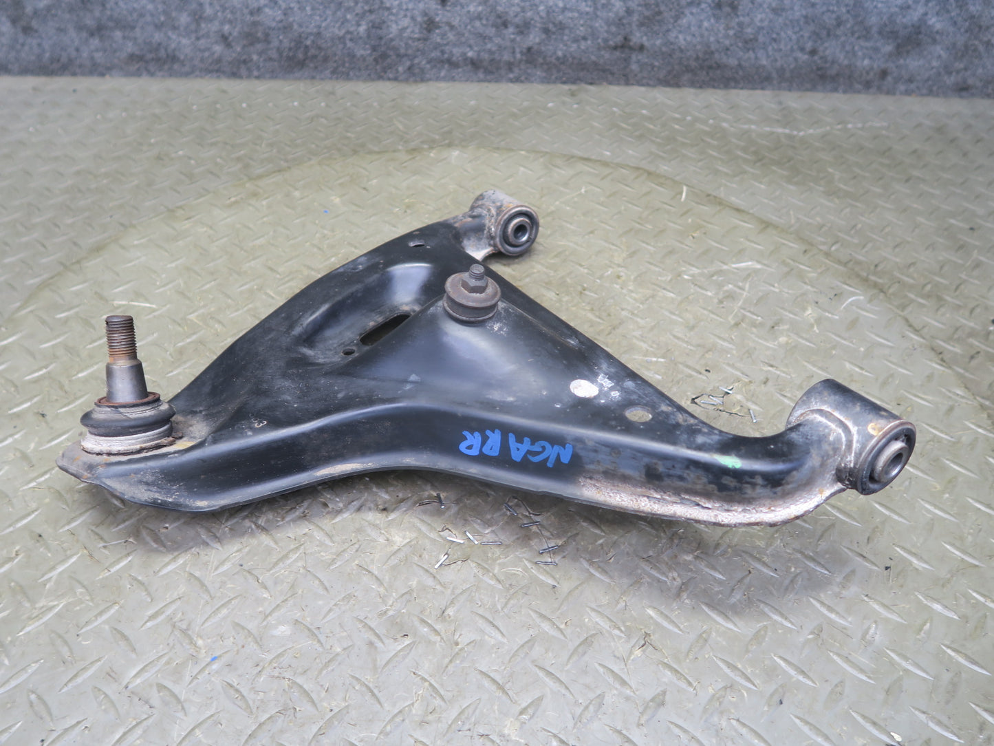 95-97 Nissan Gloria HY33 Rear Right Upper Lower Control Arm Set 60K Miles OEM