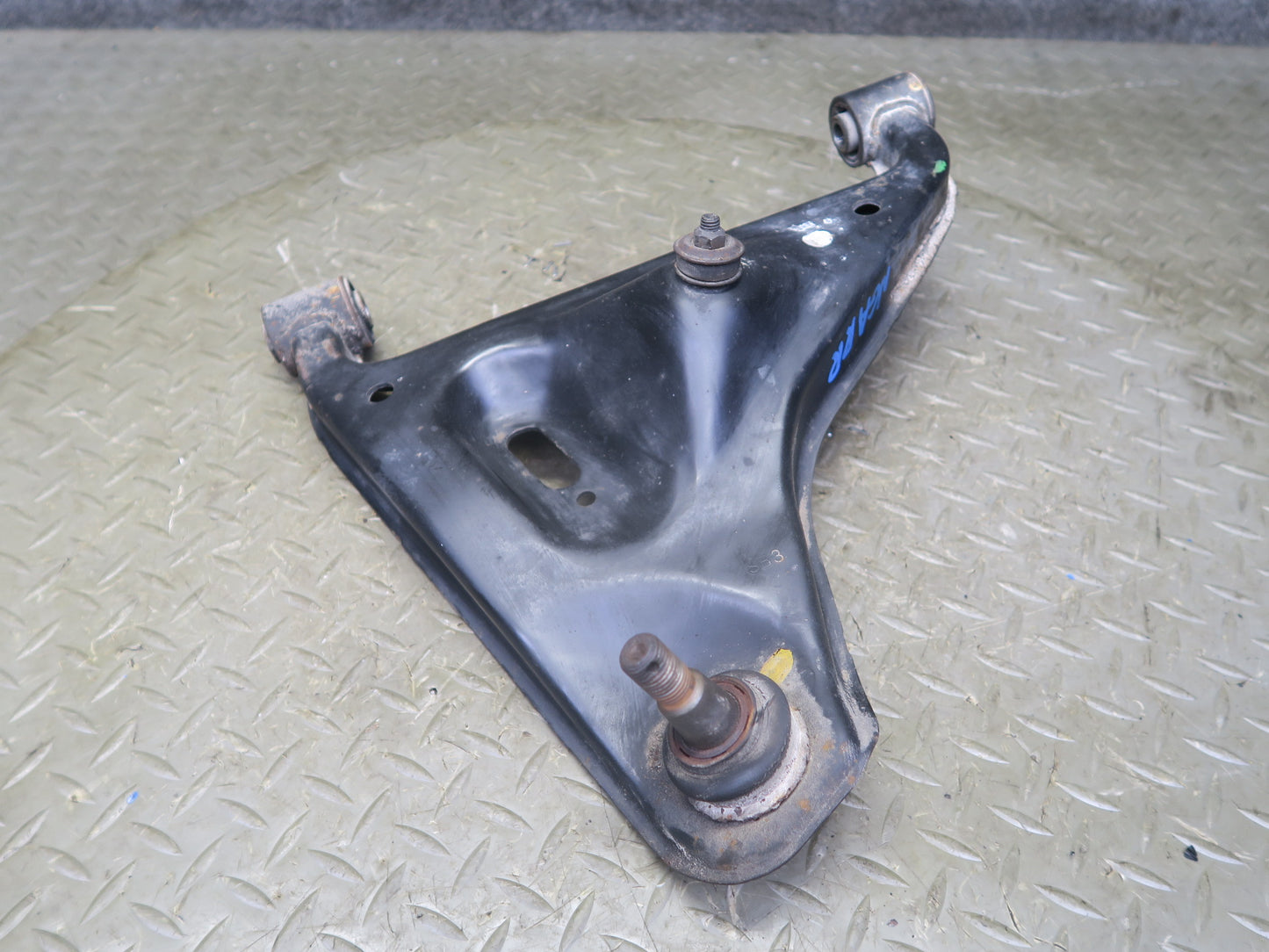 95-97 Nissan Gloria HY33 Rear Right Upper Lower Control Arm Set 60K Miles OEM