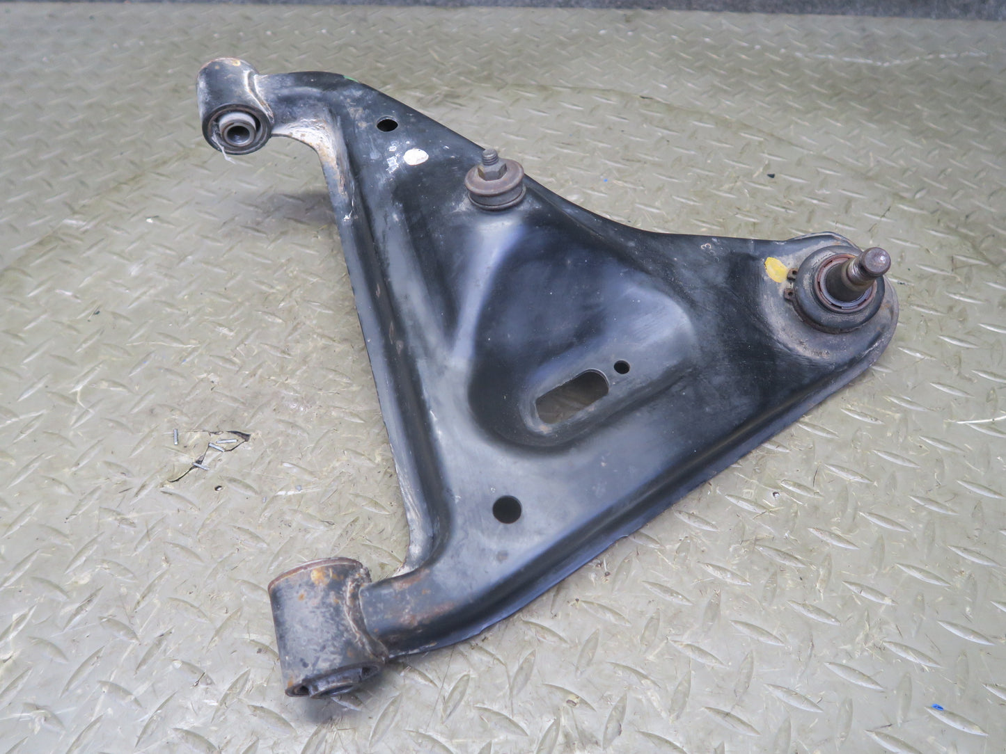 95-97 Nissan Gloria HY33 Rear Right Upper Lower Control Arm Set 60K Miles OEM