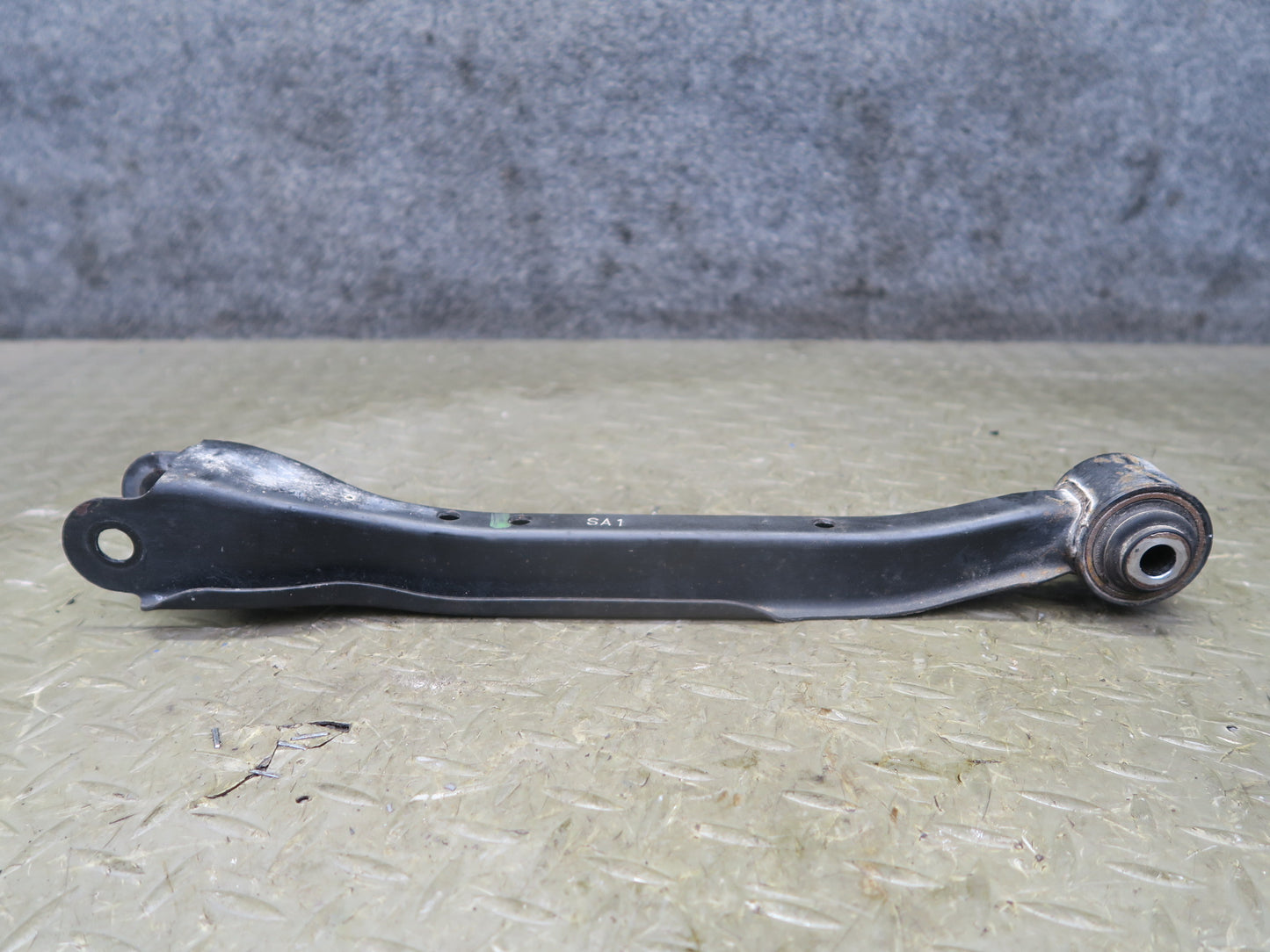 95-97 Nissan Gloria HY33 Rear Right Upper Lower Control Arm Set 60K Miles OEM