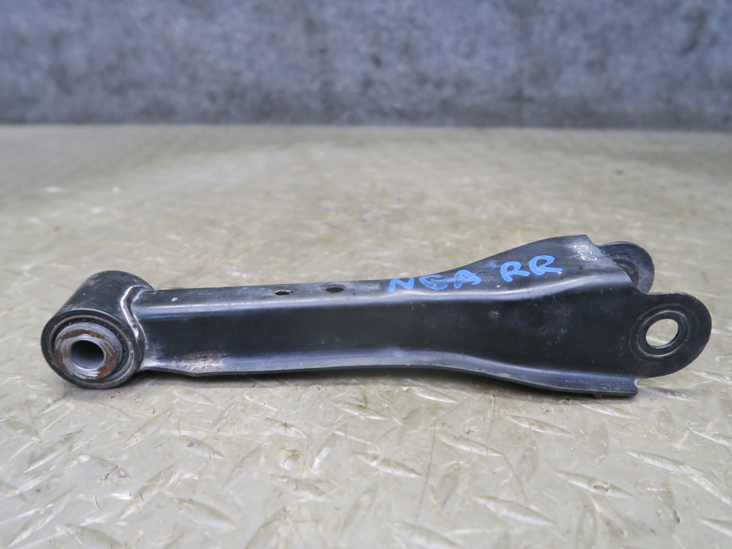 95-97 Nissan Gloria HY33 Rear Right Upper Lower Control Arm Set 60K Miles OEM