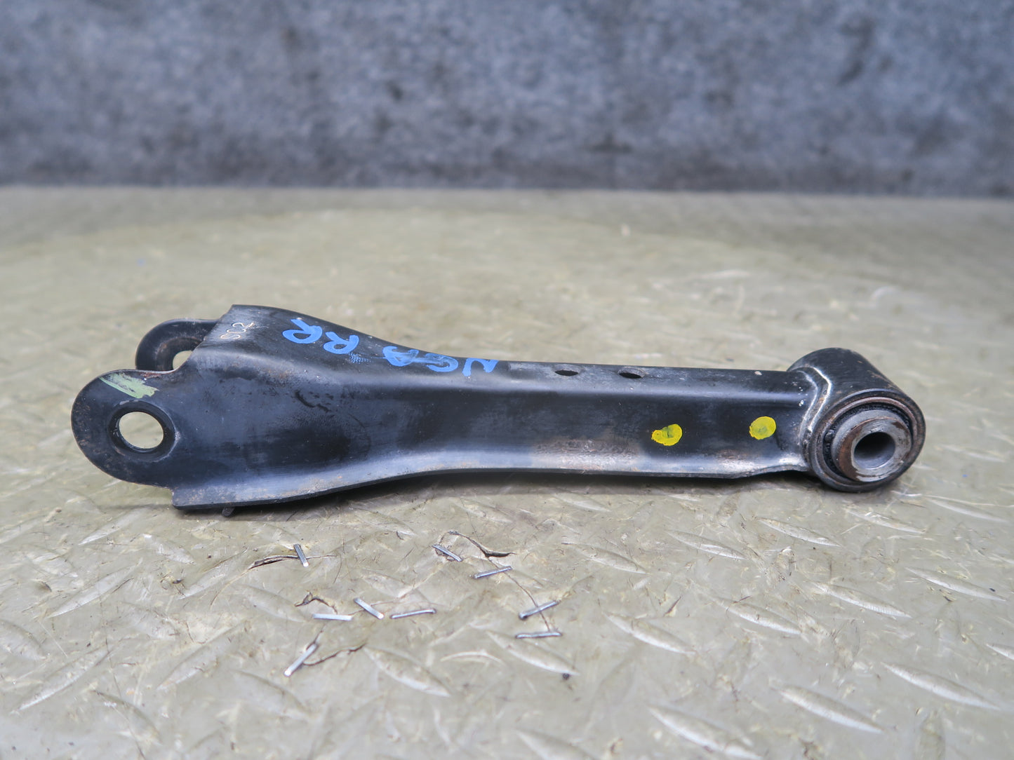 95-97 Nissan Gloria HY33 Rear Right Upper Lower Control Arm Set 60K Miles OEM