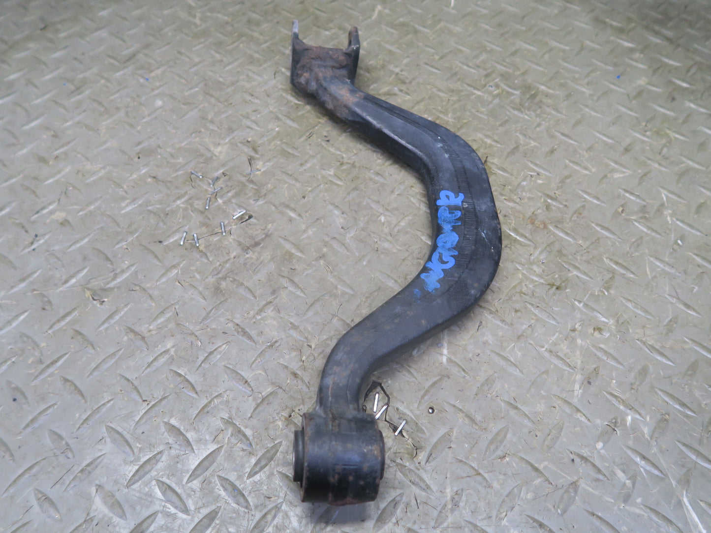 95-97 Nissan Gloria HY33 Rear Right Upper Lower Control Arm Set 60K Miles OEM